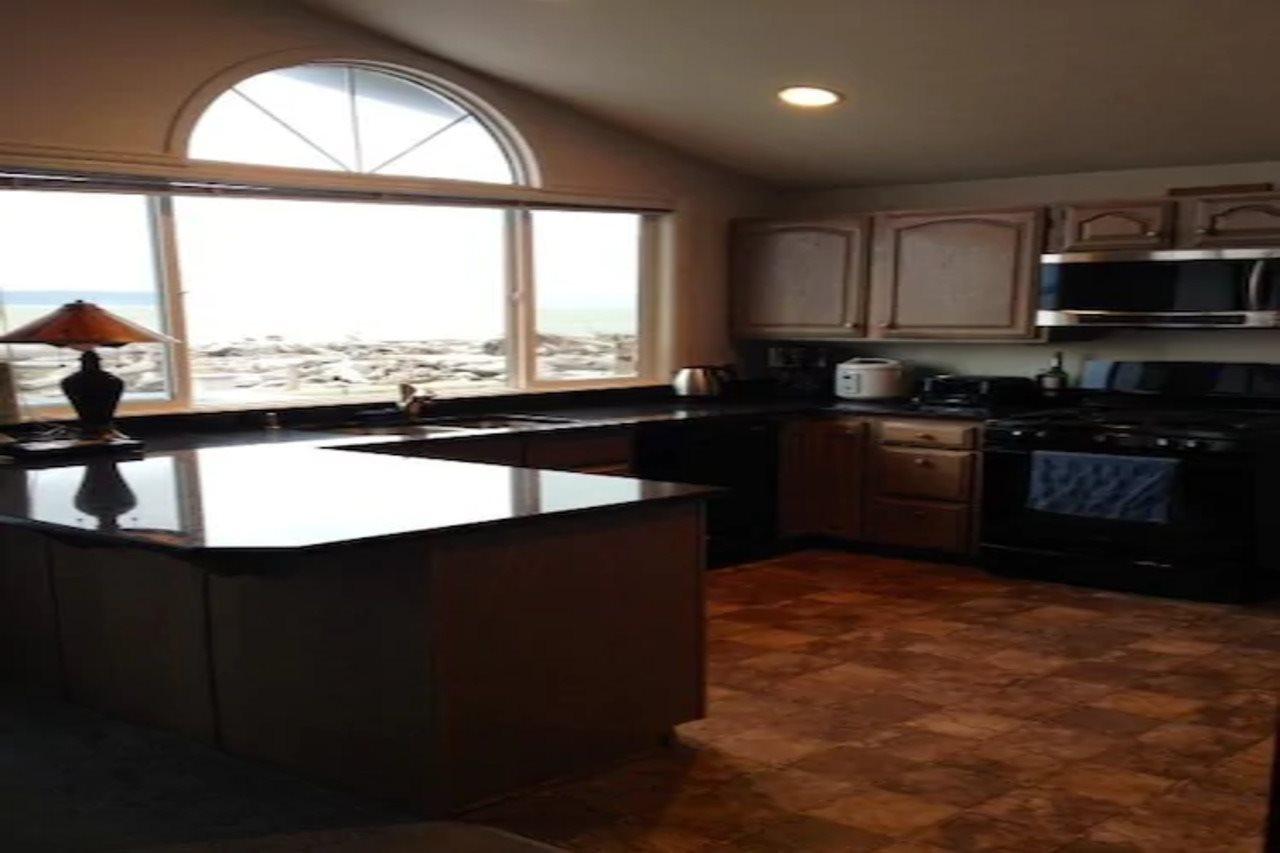 Camano Island Waterfront Vacation Rental 외부 사진